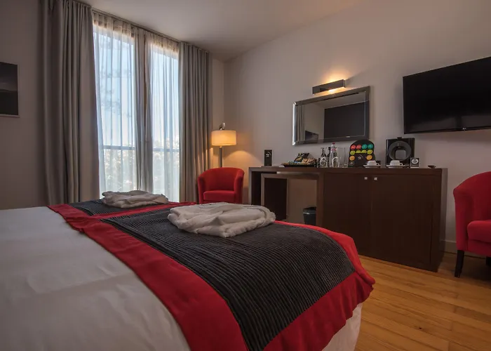 Hotel Arts In Conde Carvalhal