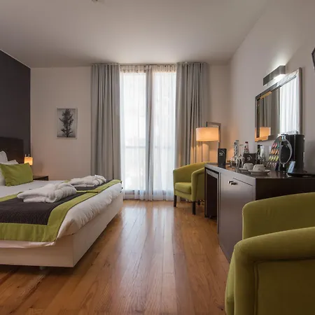 Hotell Arts In Conde Carvalhal 4*